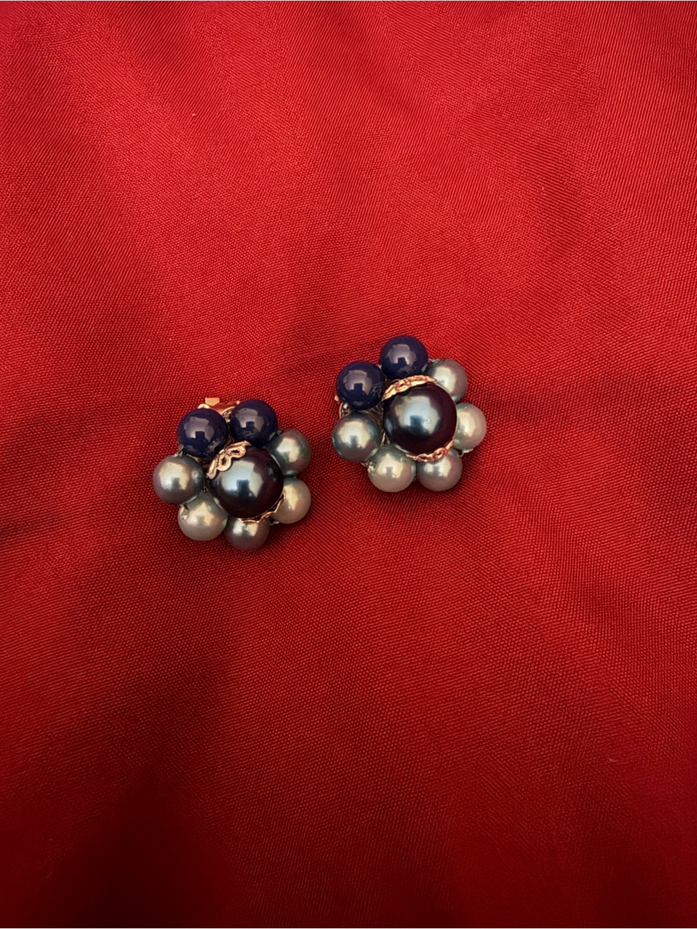 Navy and Silver Cluster Pearl Flower Stud Earrings